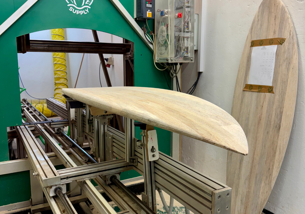 CNC-preshaped Surfboard Blank CNC-preshaped Surfboard Blank